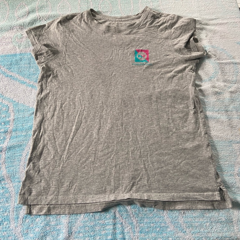 Vineyard vines t shirt